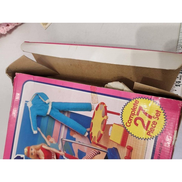 1984 Vintage Sears Doll Playset Doll Multi-color Vintage 27 Piece Set Retro Gym - Picture 15 of 16